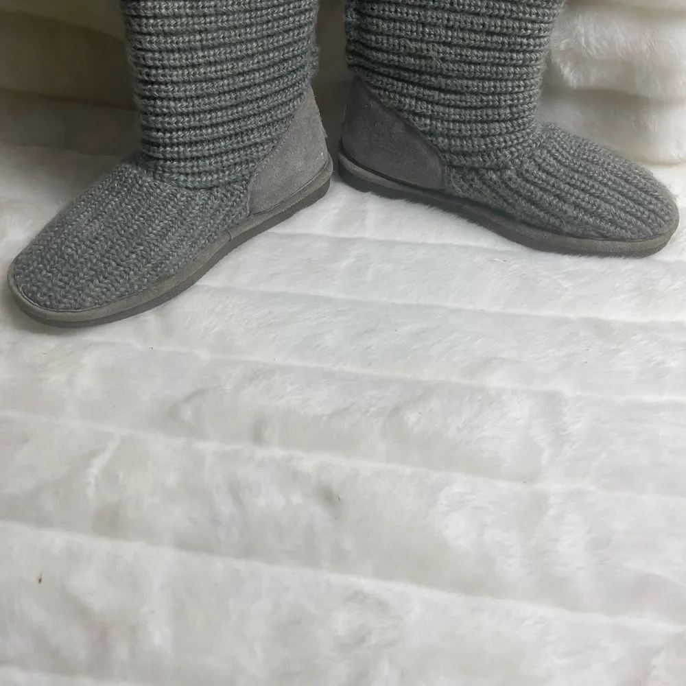 BearPaw gray knit sweater ankle boots suede back heels sheepskin footbed SZ8